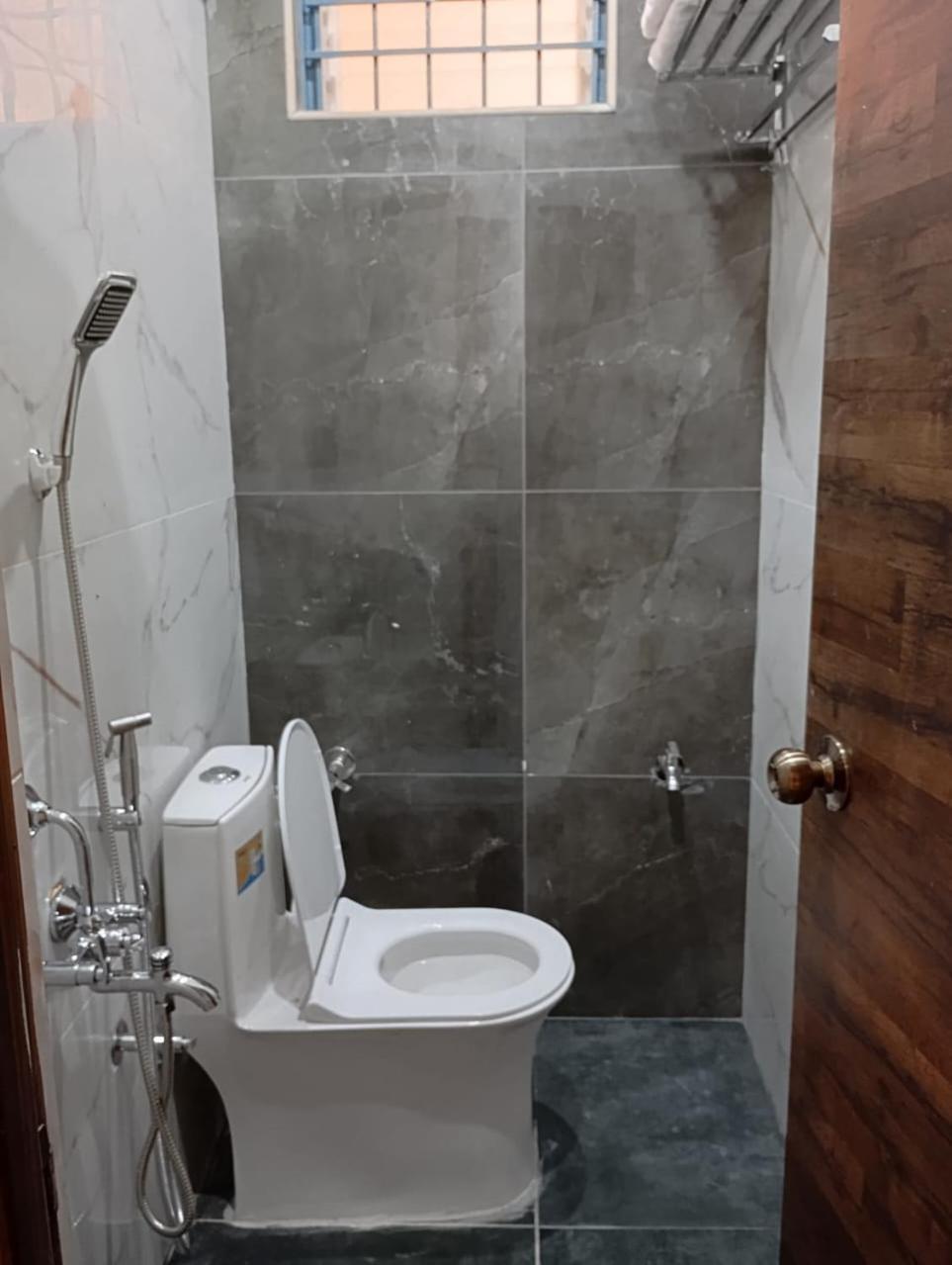 Aadya Inn New Luxury Hotel Tirupati Exterior photo