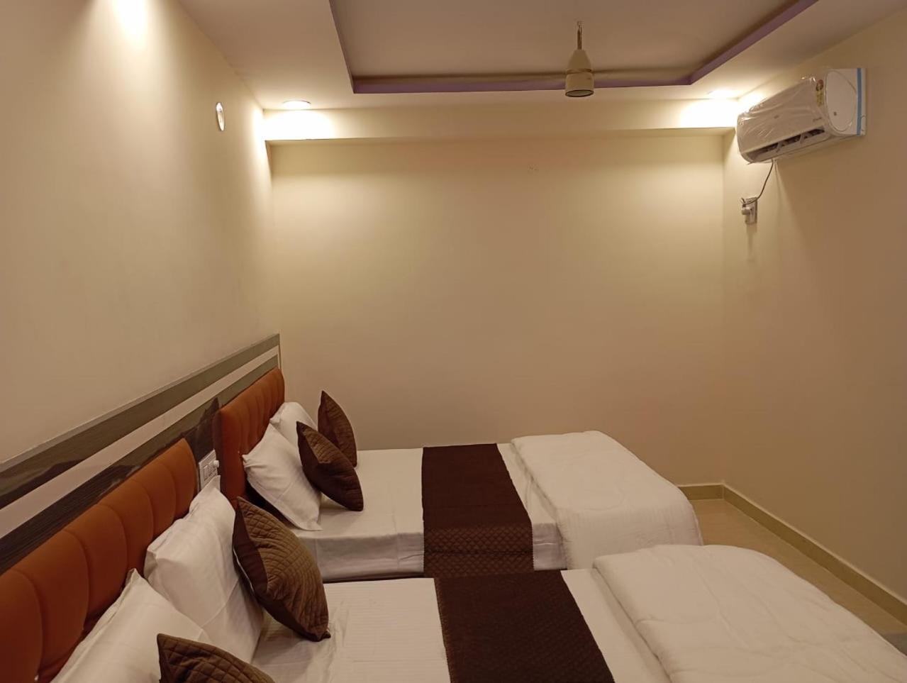 Aadya Inn New Luxury Hotel Tirupati Exterior photo