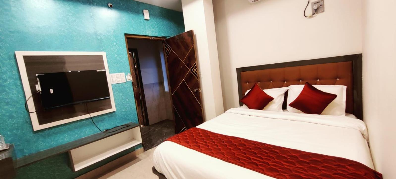 Aadya Inn New Luxury Hotel Tirupati Exterior photo