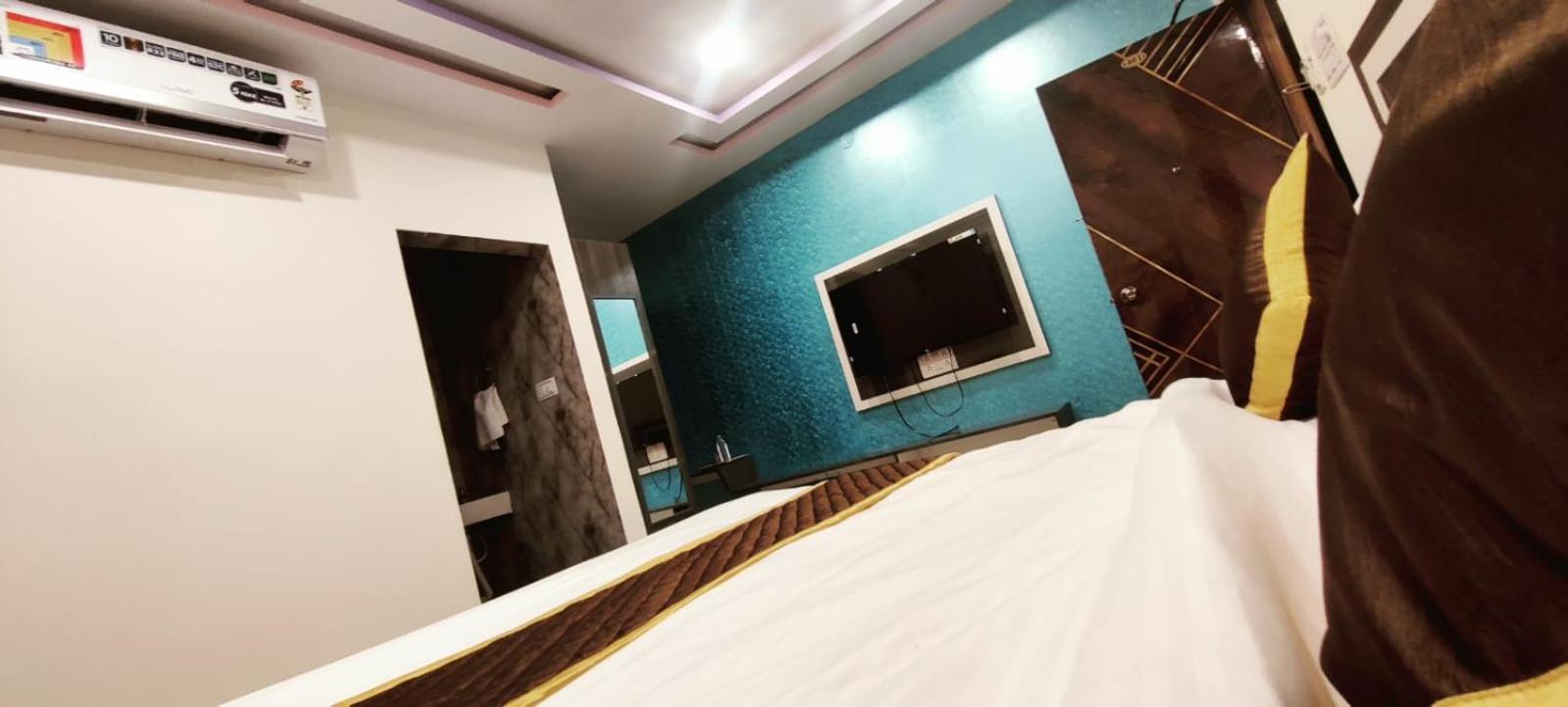 Aadya Inn New Luxury Hotel Tirupati Exterior photo