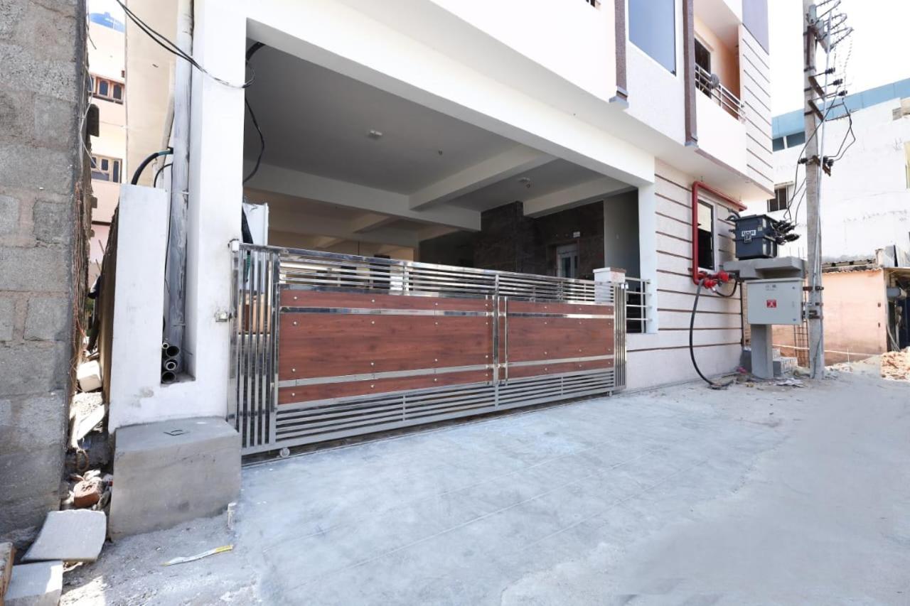 Aadya Inn New Luxury Hotel Tirupati Exterior photo